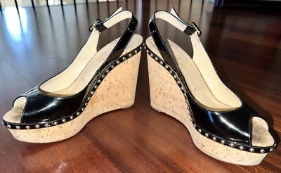 Zapatos de cuña Christian Louboutin de charol negro con honda trasera de corcho talla 8,5 Foto 1 de 4