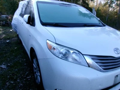Used A/C Compressor fits: 2017 Toyota Sienna 6 cylinder Grade A - Image 1 of 4