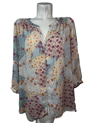 Rose + Olive Top Size 2X Floral V-neck 3/4 Sleeve Button Accent Blouse Cottage - Image 1 of 4