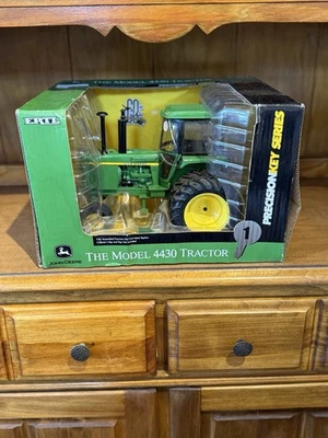 ERTL 1/16 SCALE PRECISION KEY SERIES #1 JOHN DEERE MODEL 4430 TRACTOR - READ - Image 1 of 4