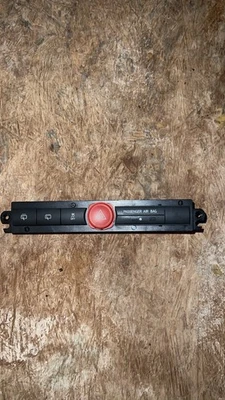 Chevrolet Captiva Sport 2012-2015 control de tracción interruptor de control de luz de peligro Foto 1 de 3