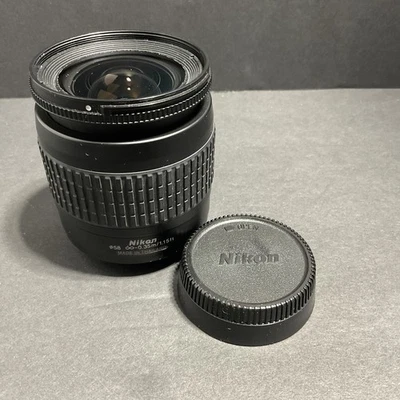 Lente Nikon AF Nikkor 28-80 mm 58 0,35 m 1,15 pies 1:3,3-5,6 G negra Foto 1 de 4