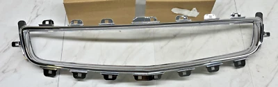 Grille Trim For 2008-2012 Chevrolet Malibu Center Chrome 25784043 Foto 1 de 4