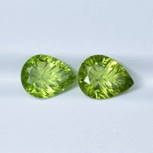 5,24 kt Ultra bester Glanz "Papageiengrün" natürliche Peridotblüte - Birnenpaar!!! - Bild 1 von 2