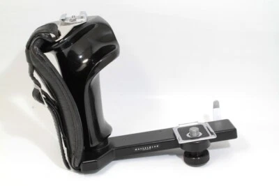 Hasselblad Flash Gun Bracket 45071 For Thick screw (500C,500C/M) **Very Good** - Image 1 of 4