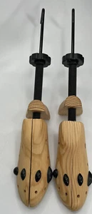 2 Way wooden adjustable women's shoe stretcher ladies size 8 1/2-11 set of 2 - Picture 1 of 9