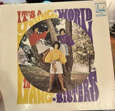 The Lang Sisters - It's a Young World LP Vinyl Record Supreme S224 Gospel Series Foto 1 de 4