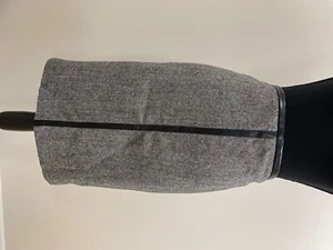 Wool skirt with Leather trim by Laundry  - Picture 1 of 3