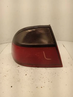 Luz trasera del conductor sedán cuarto de panel montado se adapta a 99-01 SAAB 9-5 1135545 Foto 1 de 4