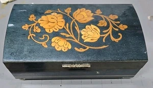 Prachtvolle Vintage Spieluhr, Schmuckhalter, Arthors Motiv - Bild 1 von 4