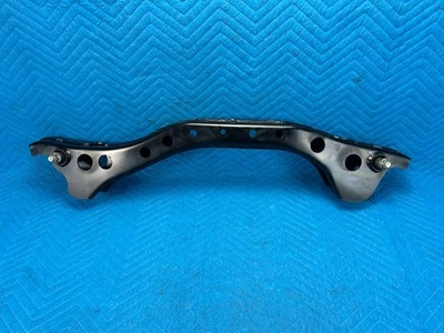 Soporte de suspensión delantera Toyota Land Cruiser LX470 48680-60010 1998-2007 OEM Foto 1 de 4