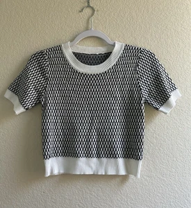 Women's Black White Stretch Short Sleeve Knit Cropped Top Shirt Chest 29" - Picture 1 of 10