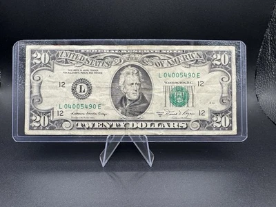 💵 1981 $20 Jackson Note L04005490E 💚 Old Style Federal Reserve Bill Circulated - Image 1 of 2