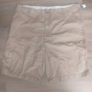 Old Navy Cargo Kahki Lived-in Straight Shorts 10" Inseam Men's Size 40 Summer - Picture 1 of 4
