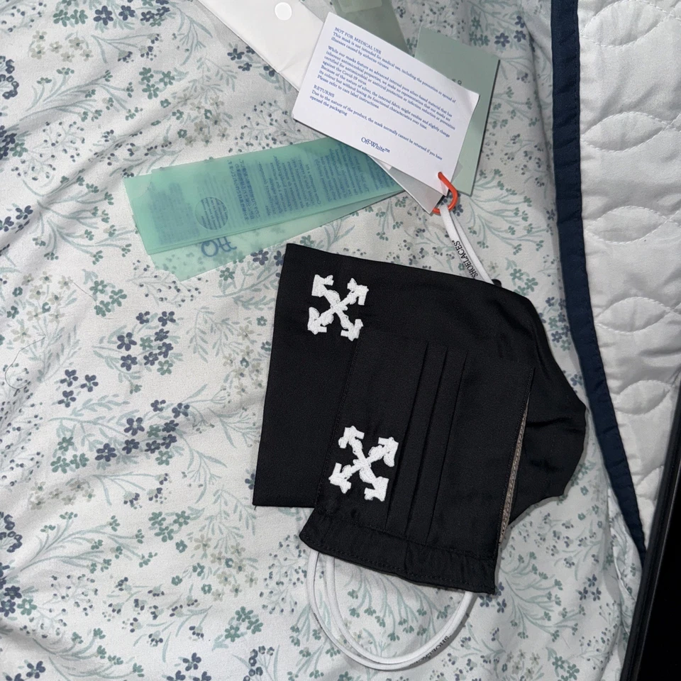 off-white Face Mask Satin - Image 1 of 4