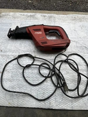 Sierra recíproca Hilti - Usada, funcionando, sin accesorios. Foto 1 de 4