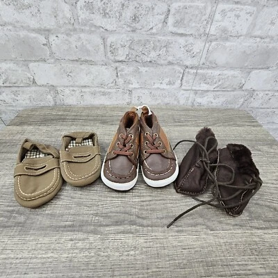 Lot of 3 infant boy shoes size 3 6-9 months - Image 1 of 4