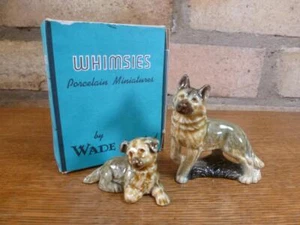 A vintage Wade porcelain dogs and Puppies series Alsatian with puppy  boxed - Picture 1 of 1