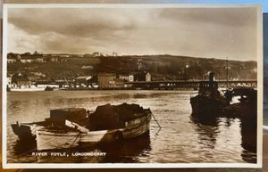 Irish RPPC The RIVER FOYLE Boats Bridge LONDONDERRY Derry Irlanda del Norte Val O - Imagen 1 de 2