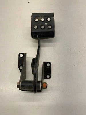 Pedal de freio solda, preto, 5262184-329 - 2015 Polaris Ranger 570 51673 - Imagem 1 de 4