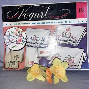 VINTAGE VOGART ORIGINAL TRANSFER PATTERN #128 Floral Transfer For 3 Pillow Case - Picture 1 of 6
