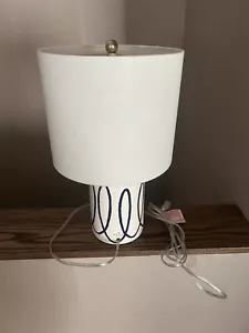 KATE SPADE Cylinder Ceramic Table Lamp White Navy Swirls RETIRED Works - Picture 1 of 6