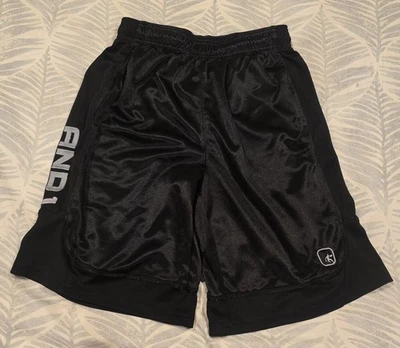 y 1 pantalón corto de baloncesto Foto 1 de 3