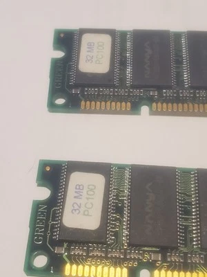 32MB PC100 168-Pin SDRAM DIMM Desktop Memory - See Pictures - Image 1 of 4