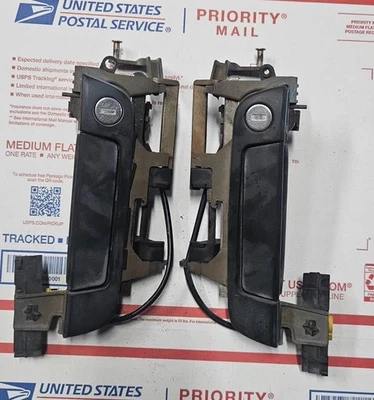 Оригинальные ручки для наружных дверей 96-02 BMW Z3 e36 со стороны водителя и пассажира - Изображение 1 из 4