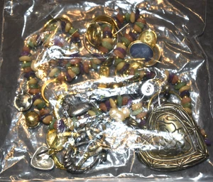 De colección, Lote de Joyería de Moda: Pulseras, Ganancias y Colgante (sin cadena) Usado - Imagen 1 de 4