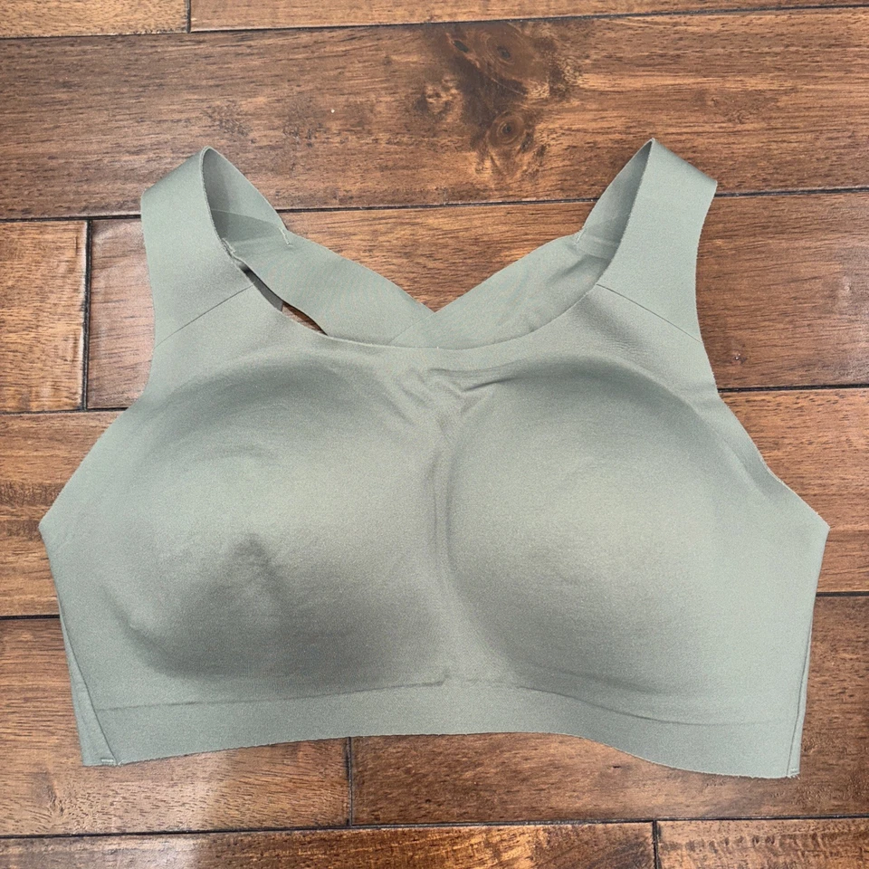 Women’s Lululemon Athletica Moss Green Enlite Weave Sports Bra Size 34DD EUC - Image 1 of 3
