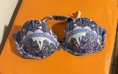 Top de bikini push-up Victoria Secret cachemir sin tirantes usado en excelente estado 36B Foto 1 de 4