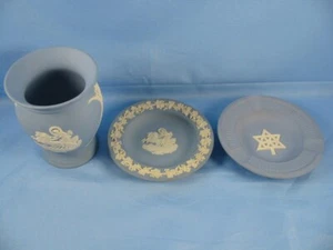 Wedgewood Lot Jasperware Blue, Ash Tray, Vase and saucer for vase, cond. is new - Picture 1 of 10