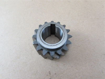 SUZUKI DS125 RV125 TC125 TS125 DS100 TM100 1971 - 1981 CRANKSHAFT PRIMARY GEAR - Image 1 of 2