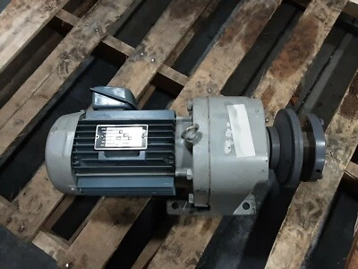 Motor eléctrico Hitachi 1,5 Kw 480 V 1800 RPM 3 fases #1018BPD21PR5 Foto 1 de 4