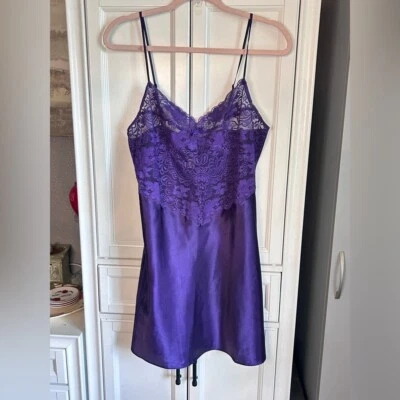 Sexy Romántico Vestido para Dormir Lencería Vintage Satén Seda Morado Oscuro Mediano Foto 1 de 4