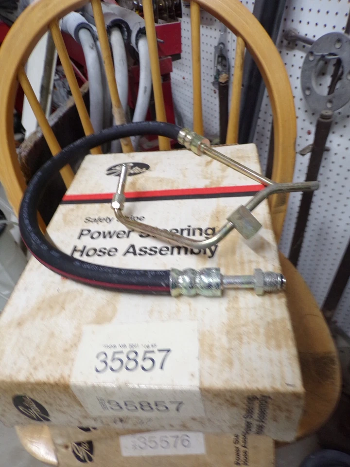 power steering hose pt# 35375       73 to 76   Pontiac GTO  LeMans Foto 1 de 1