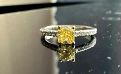 Anillo de compromiso Tiffany & Co Novo elegante de diamantes amarillos vivos en platino talla 4,5 Foto 1 de 4