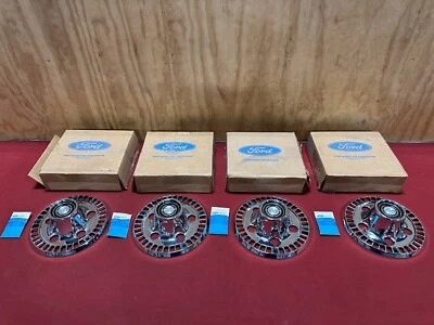 НОВЫЕ ИЗ СТАРЫХ ЗАПАСОВ 1975-1976 FORD THUNDERBIRD ЦЕНТРАЛЬНЫЕ КОЛПАКИ КОЛЕС ОРНАМЕНТ D5SZ-1130-A 75-76 - Изображение 1 из 4