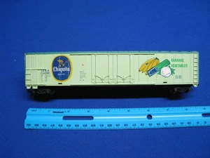 HO Scale Tyco Chiquita Long Boxcar - Freight Train - Picture 1 of 4