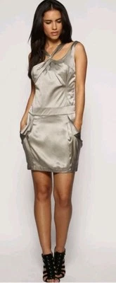 Mini Vestido Deportivo Karen Millen Beige Taupe SEDA SHIFT Damas EE. UU. Talla 8 Nuevo con Etiquetas Foto 1 de 4