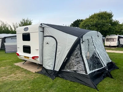 2018 Caravelair 476 6 Berth Fixed Bunk Beds & Fixed Double Bed with Motor Mover - Image 1 of 4