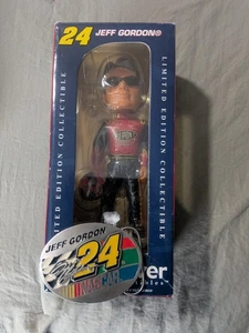 2003 JEFF GORDON COLLECTIBLES "LEGENDS of the TRACK" BOBBLEHEAD & Gürtelschnalle  - Bild 1 von 9
