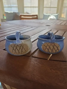 Cindy Angliss signierte Keramik Paar kleine handgefertigte blaue Körbe Schmuckschale - Bild 1 von 8