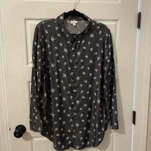 Lularoe Valentina button up top - Picture 1 of 7