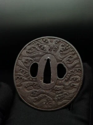 Antiguo patrón japonés de onda grande Tsuba para Wakziashi período Edo A058 Foto 1 de 4