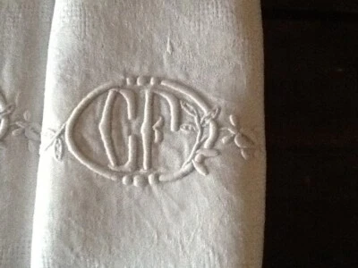 Lot de 4 serviettes de table anciennes brodées C.F. 75 X 63 - Photo 1/2