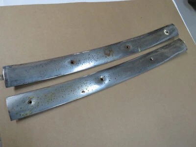 Original 1957 58 Ford Fairlane Interior Parabrisas Superior Borde ~ 2 piezas Foto 1 de 4