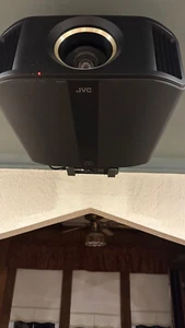 RS2000/NX7 digital cinema projector 4k - Picture 1 of 2