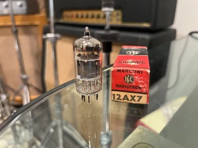 Tubo de vacío vintage NOS 1960 Marconi Japón Toshiba 12ax7 ECC83 Foto 1 de 4